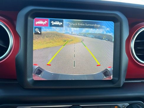 Used 2021 Jeep Gladiator Rubicon AWD/4WD image 29