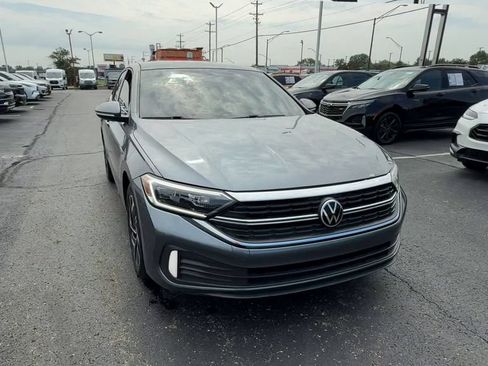 Used 2022 Volkswagen Jetta SEL FWD image 3