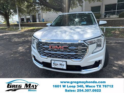 Used 2024 GMC Terrain Denali AWD/4WD image 9