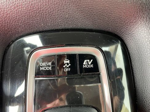 Used 2021 Toyota Corolla LE image 14