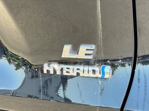 Certified 2022 Toyota RAV4 LE AWD/4WD image 31