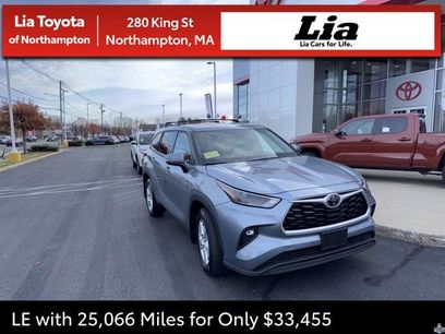 Certified 2022 Toyota Highlander LE
