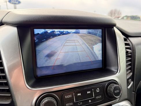 Used 2020 Chevrolet Suburban LT image 23