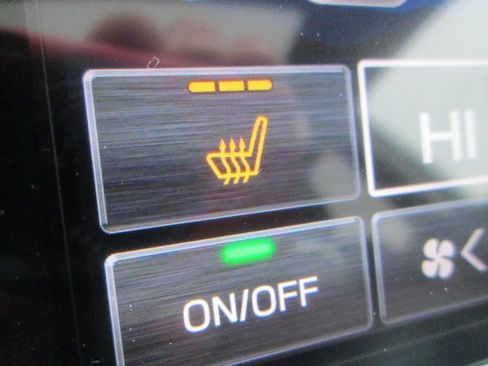 Used 2024 Subaru Outback Premium image 19