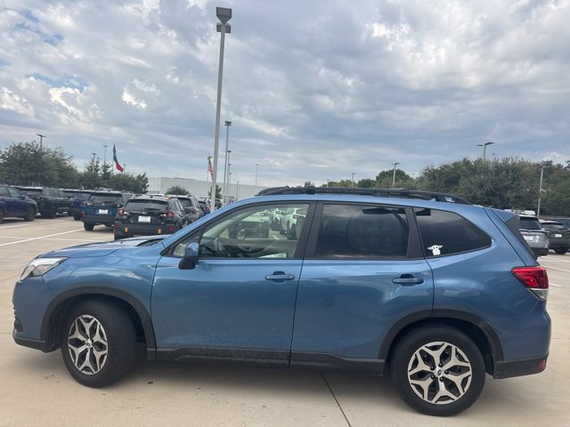 Used 2022 Subaru Forester Premium AWD/4WD image 6