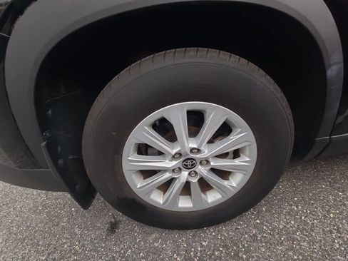 Used 2024 Toyota Grand Highlander AWD image 13