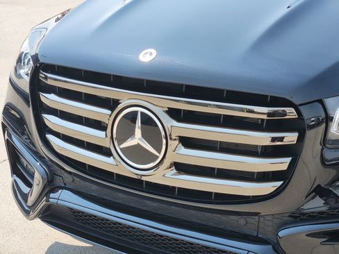 Used 2025 Mercedes-Benz GLS 450 4MATIC image 37