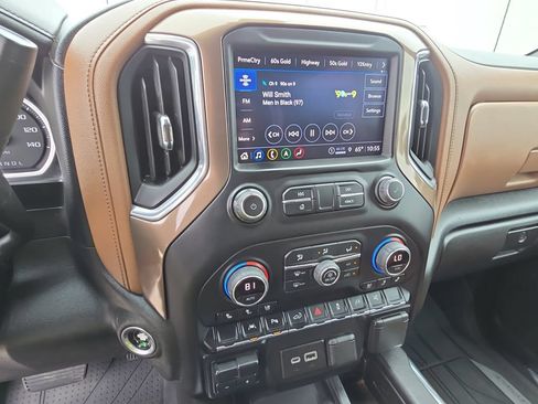 Used 2022 Chevrolet Silverado 1500 High Country w/ Technology Package AWD/4WD image 21