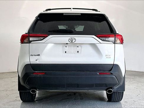 Used 2023 Toyota RAV4 XLE Premium AWD/4WD image 4