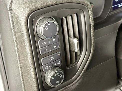 Used 2019 Chevrolet Silverado 1500 Custom Trail Boss image 10