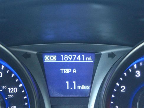 Used 2014 Hyundai Genesis 2.0T image 9