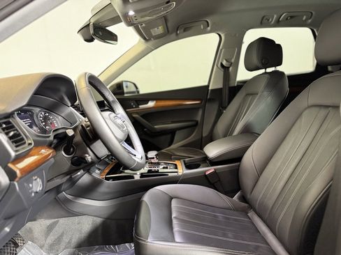 Used 2023 Audi Q5 2.0T Premium w/ Convenience Package image 14