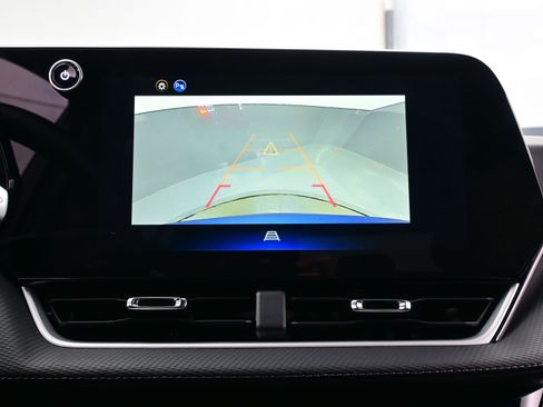 Used 2026 Chevrolet Equinox LT w/ Convenience Package II image 18