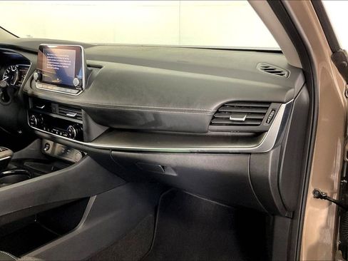 Used 2025 Nissan Rogue SV AWD/4WD image 21