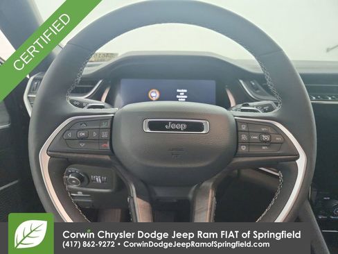 Certified 2025 Jeep Grand Cherokee L Limited w/ Black Appearance Package image 13