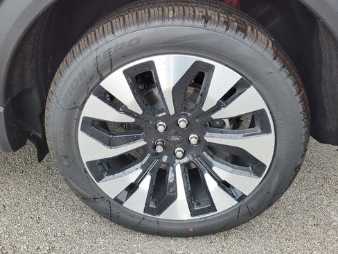 New 2026 Ford Explorer Platinum w/ LUX Leather Package image 7