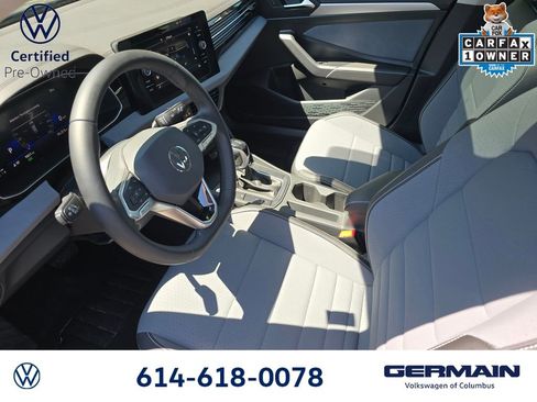 Used 2025 Volkswagen Jetta SE w/ Sunroof Package FWD image 17