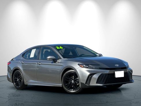 Used 2026 Toyota Camry SE w/ Convenience Package FWD image 2