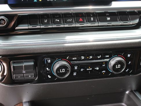 Used 2024 Chevrolet Silverado 3500 High Country w/ High Country Premium Package AWD/4WD image 17