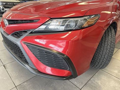 Used 2021 Toyota Camry SE FWD image 14
