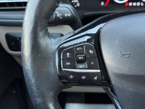 Certified 2021 Ford Escape SEL AWD/4WD image 33