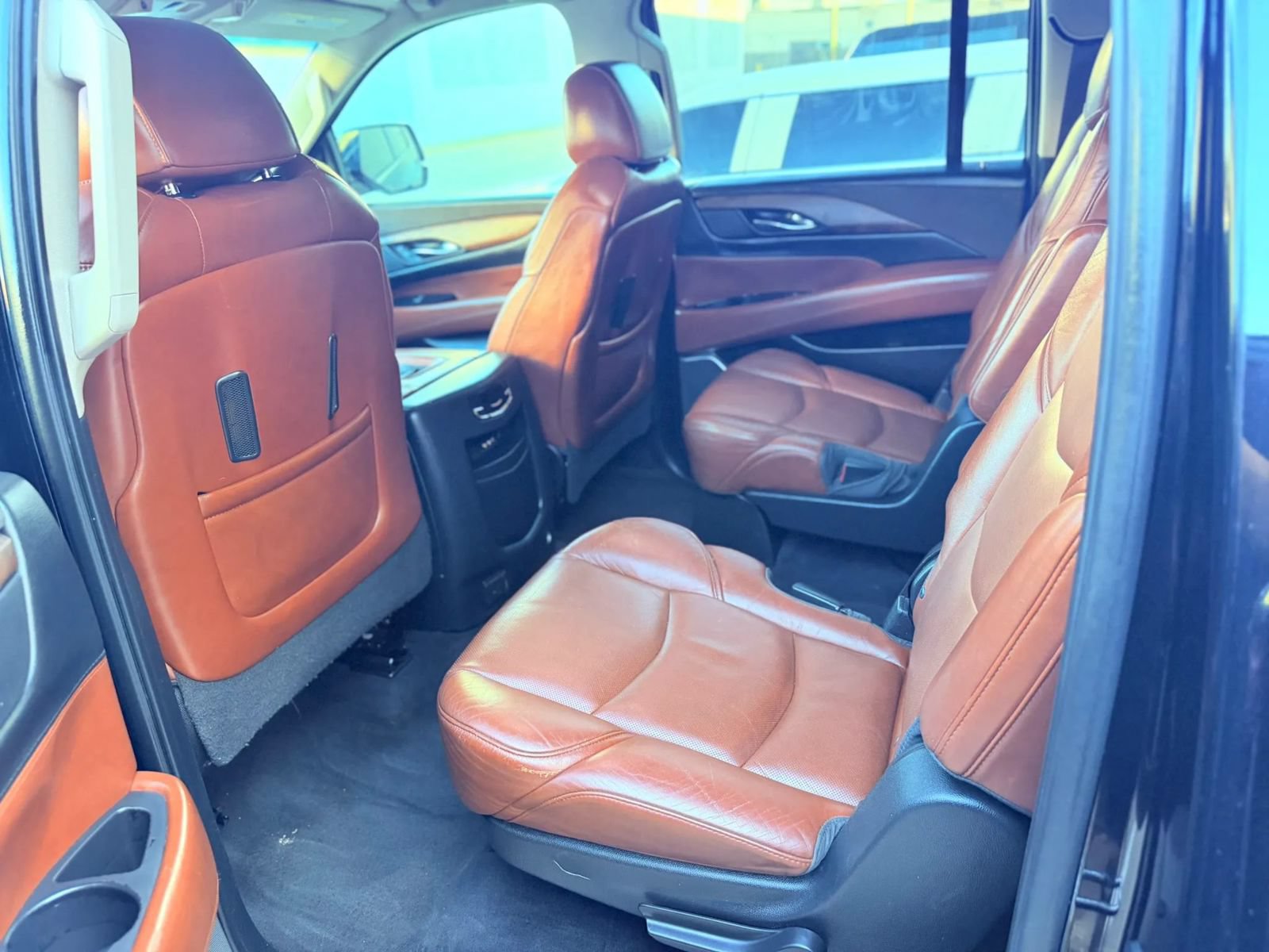 Used 2016 Cadillac Escalade ESV Luxury AWD/4WD image 18
