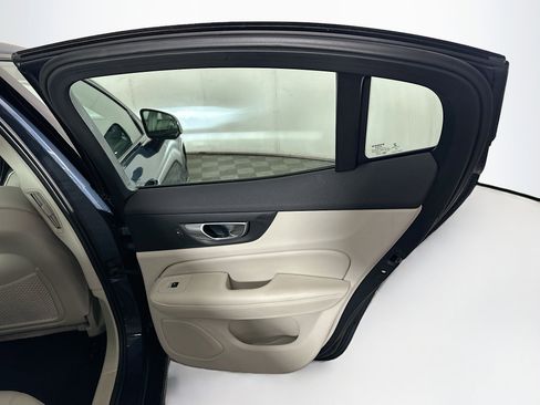 Used 2024 Volvo S60 B5 Core image 30