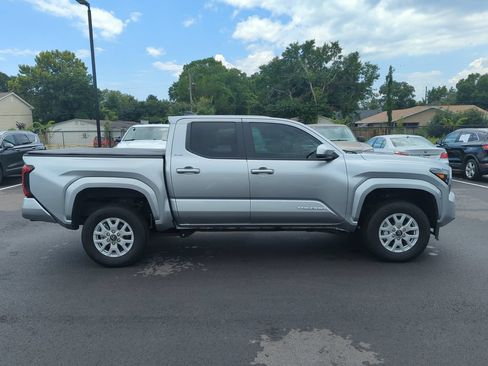 Used 2024 Toyota Tacoma SR5 RWD image 8