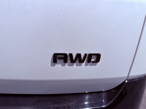 Used 2022 Chevrolet Traverse Premier w/ Redline Edition image 48