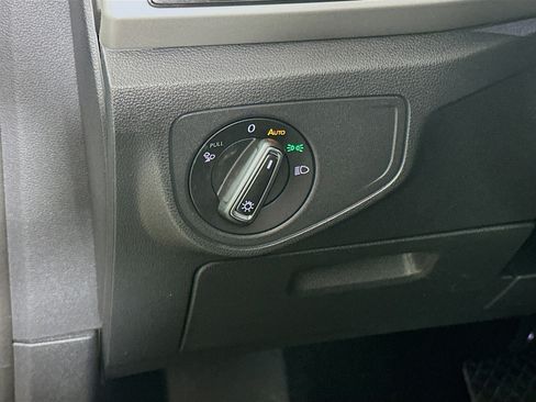 Used 2023 Volkswagen Atlas Cross Sport SE image 17