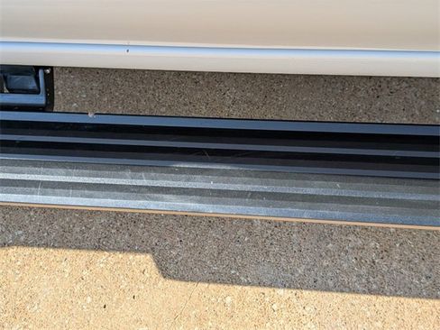 Used 2024 GMC Sierra 2500 AT4 w/ AT4 Premium Plus Package image 11