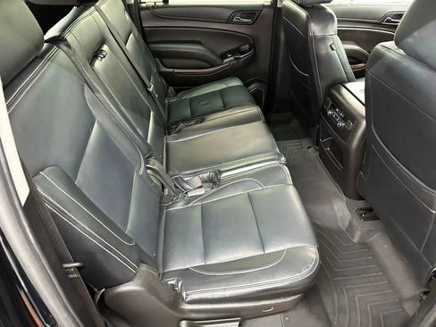 Used 2019 GMC Yukon XL SLE image 17