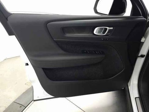 Certified 2023 Volvo C40 Recharge Core w/ Climate Package image 16