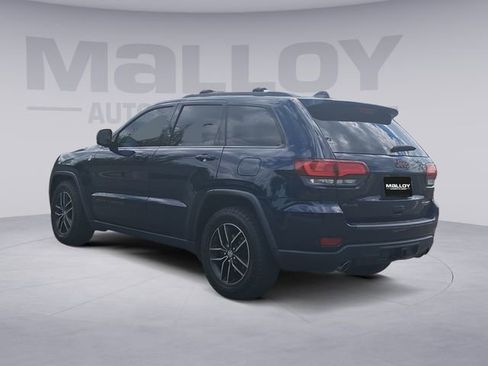 Used 2018 Jeep Grand Cherokee Trailhawk w/ Trailhawk Luxury Group AWD/4WD image 3