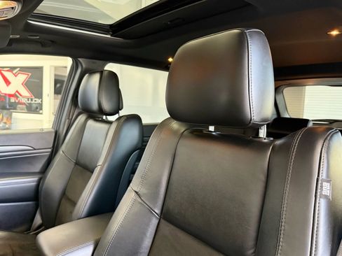 Used 2021 Jeep Grand Cherokee Altitude image 9