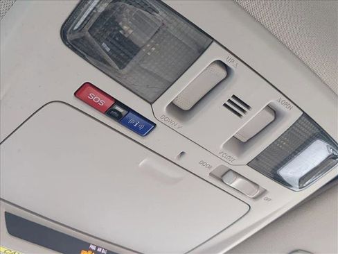 Used 2017 Subaru Outback 2.5i Limited image 22