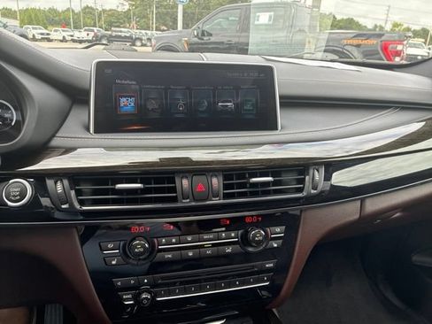 Used 2017 BMW X5 xDrive50i AWD/4WD image 11