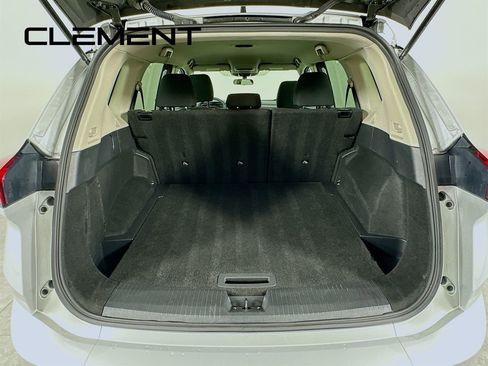 Used 2024 Nissan Rogue S image 11