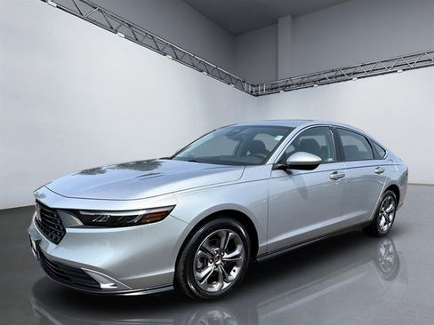 Used 2023 Honda Accord EX image 11