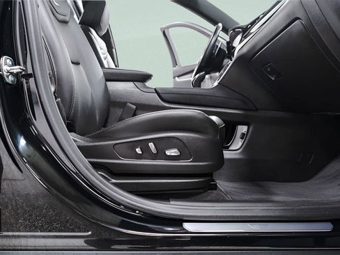 Used 2024 Cadillac XT6 Sport w/ LPO, Floor Liner Package AWD/4WD image 37
