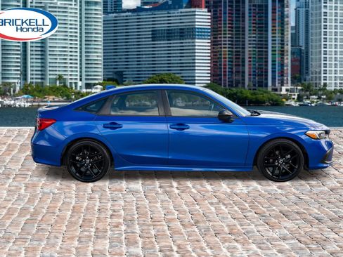 Used 2023 Honda Civic Sport image 4