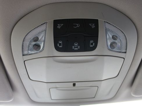 Used 2022 Chrysler Pacifica Touring-L image 33