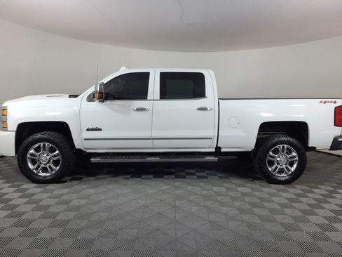Used 2017 Chevrolet Silverado 2500 High Country w/ Duramax Plus Package image 6