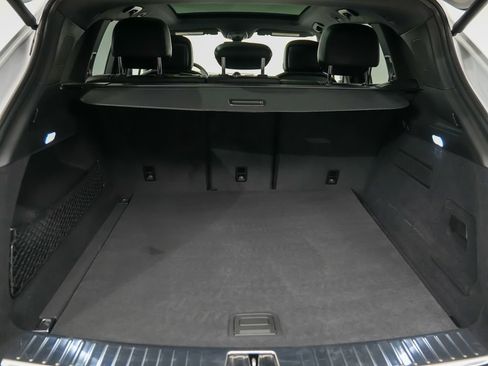 Certified 2025 Porsche Cayenne S image 13