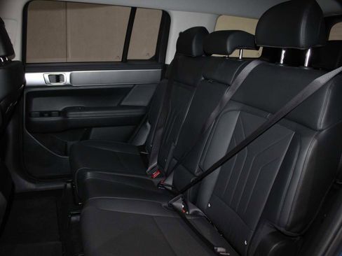 Used 2025 Hyundai Santa Fe SEL w/ Tow & Go Package image 13