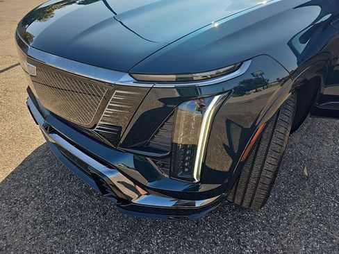 New 2026 Cadillac Vistiq Platinum w/ LPO, Floor Liner Package image 37