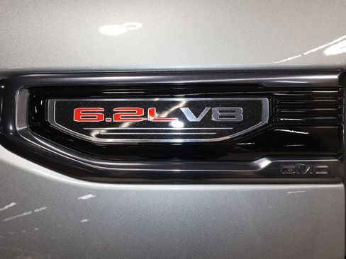 Used 2025 GMC Sierra 1500 AT4 w/ AT4 Premium Package AWD/4WD image 36