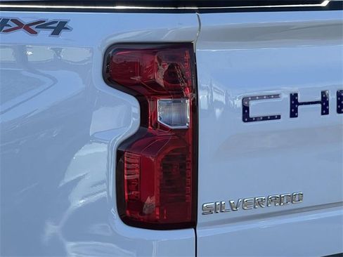 Used 2020 Chevrolet Silverado 1500 LT w/ All-Star Edition image 11