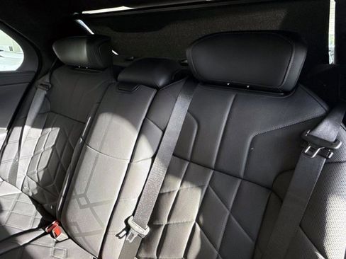 Used 2025 BMW i7 xDrive60 w/ Premium Package image 12