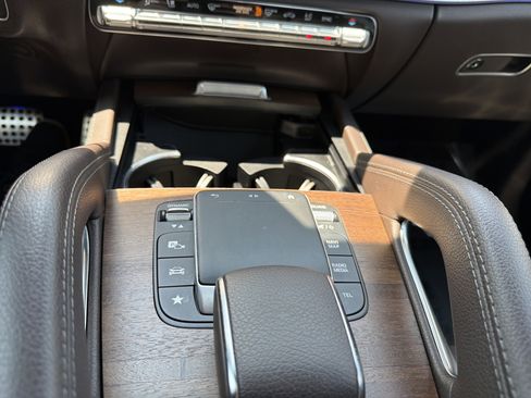 Certified 2022 Mercedes-Benz GLE 350 4MATIC w/ AMG Line Exterior image 29